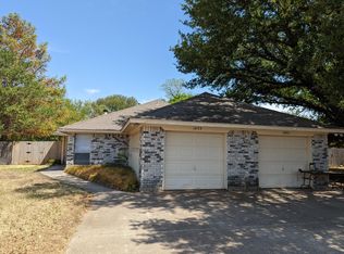 1033 Mitchell Ln, Burleson, TX 76028