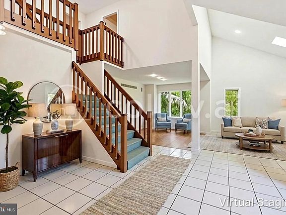 4th image of 1 Turnberry Way