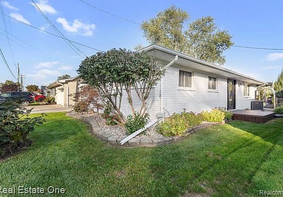 2nd image of 29355 S Gibraltar Rd