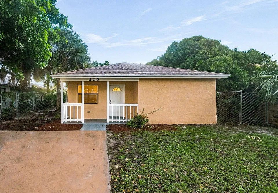 305 SW 7th Ave
