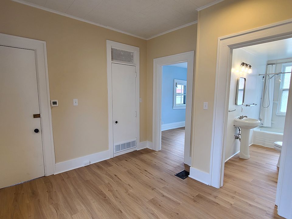 1st image of 209 Fletcher St #3