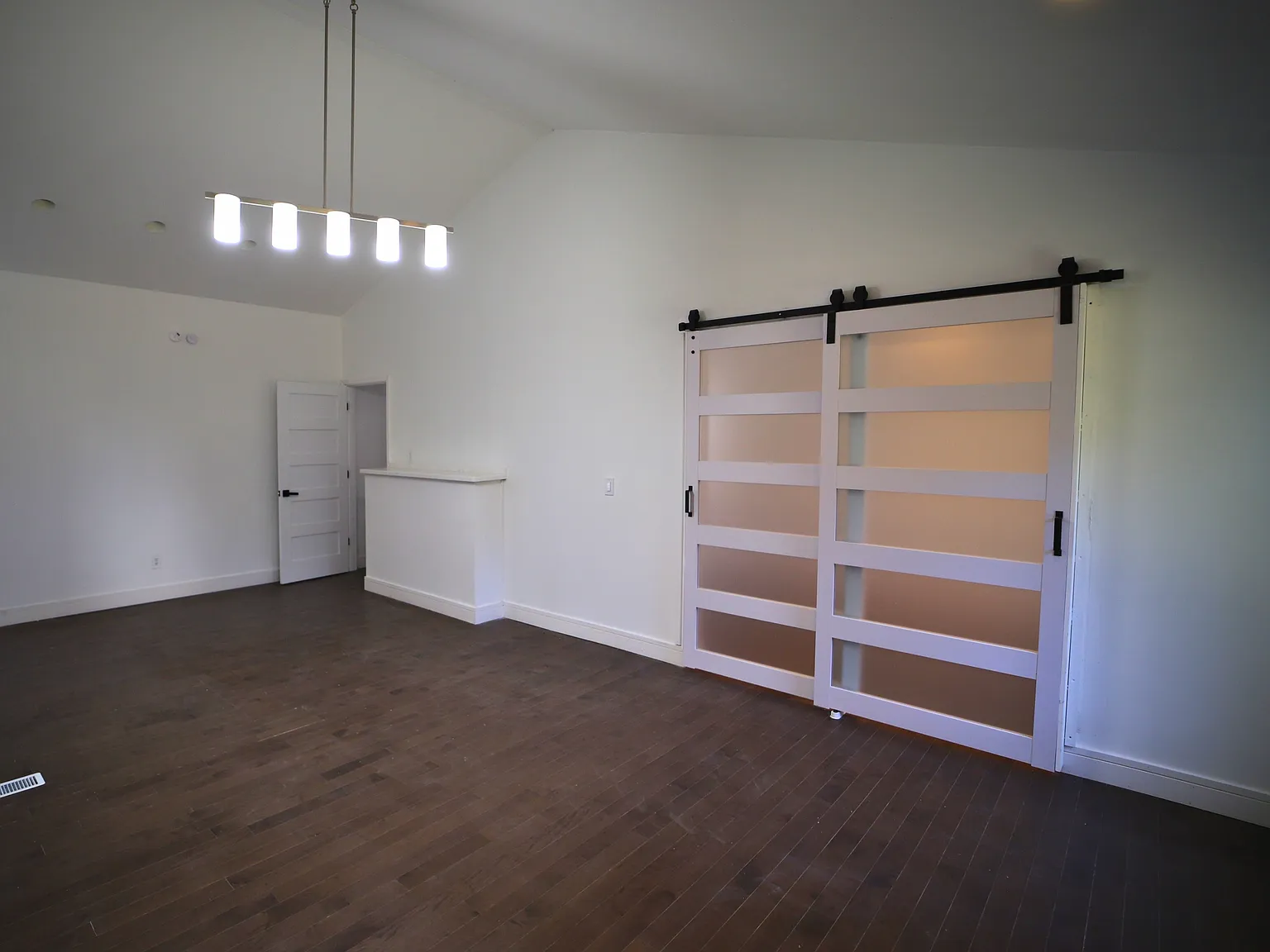 454 Woodland Drive West - 1 — Photo 3
