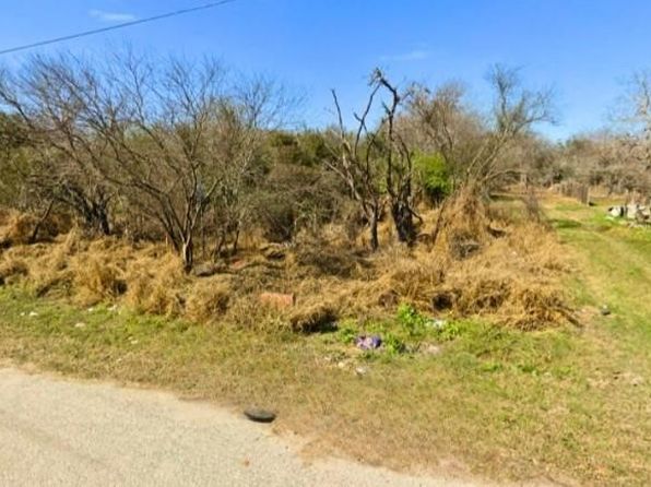 Huerta St, Mathis, TX 78368