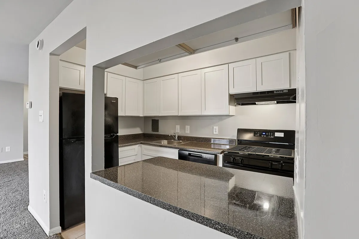 Building Photo - Summerlyn Apartments