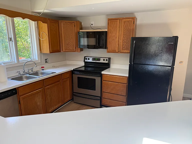 208 Saint Marys Ave #E — Photo 3
