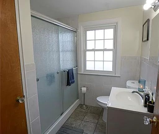 2nd image of 2711 Sheridan Dr APT 3