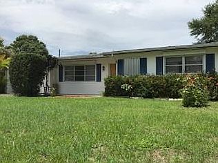 4th image of 7104 Deer Park Ave