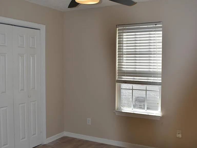 607 Dunloe Cir — Photo 5
