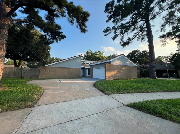 3807 Saratoga Dr, Houston, TX 77088