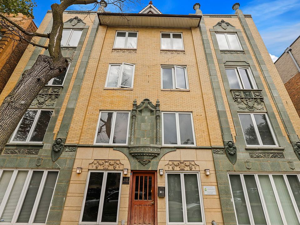 1st image of 1636 W Melrose St APT 104