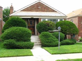 8940 S Bennett Ave, Chicago, IL 60617
