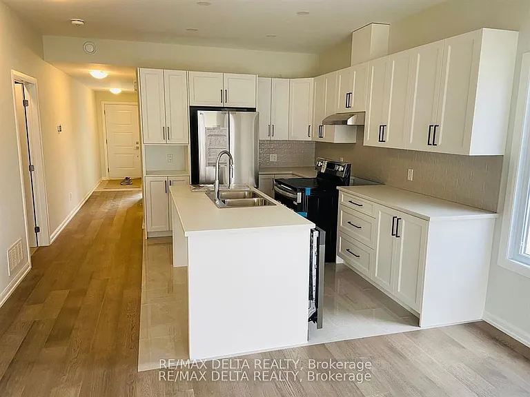 517 Chambord St #A — Photo 8