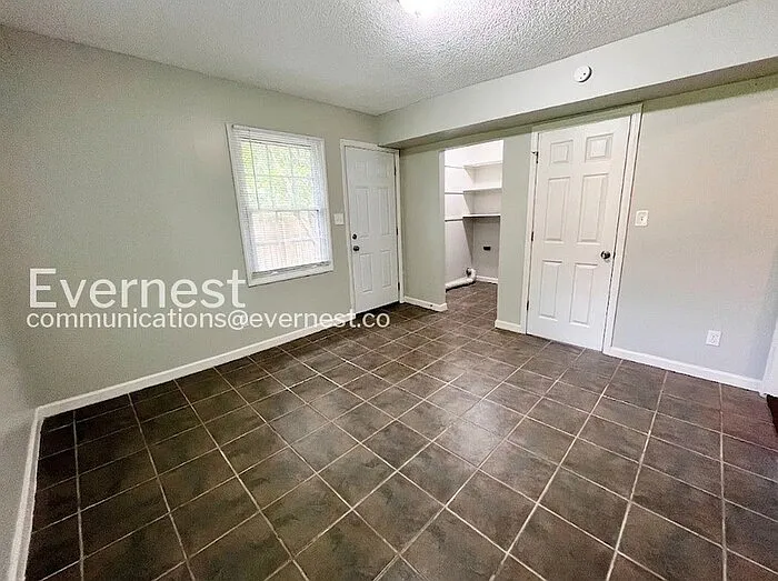 400 Wilcrest Dr — Photo 12
