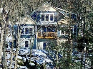 105 Bent Rd, Greentown, PA 18426