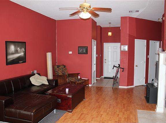 3rd image of 2704 Greenbriar Ct