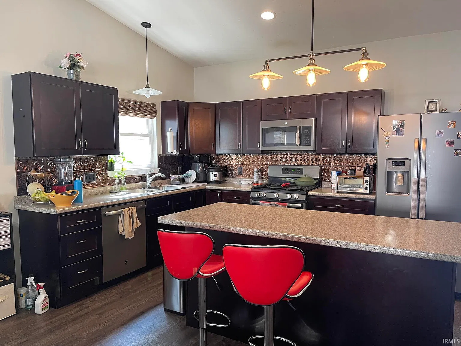 3 bed, 2.0 bath, 1380 sqft, $1,750 — Photo 3