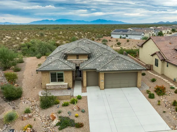 1367 E Golden Rock Way, Green Valley, AZ 85614