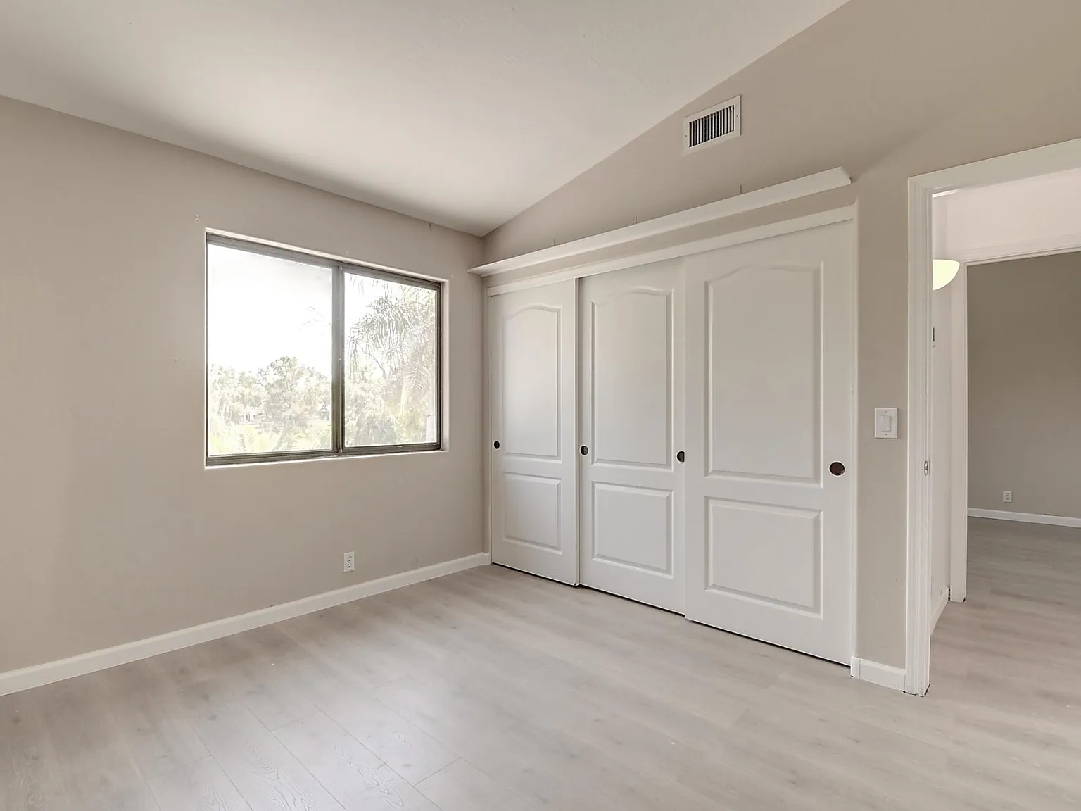 4 bed, 2.5 bath, 2277 sqft, $3,295 — Photo 2