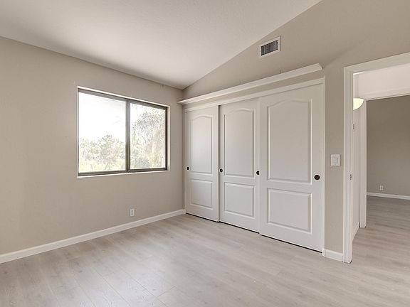 2nd image of 2222 W Myrtle Dr