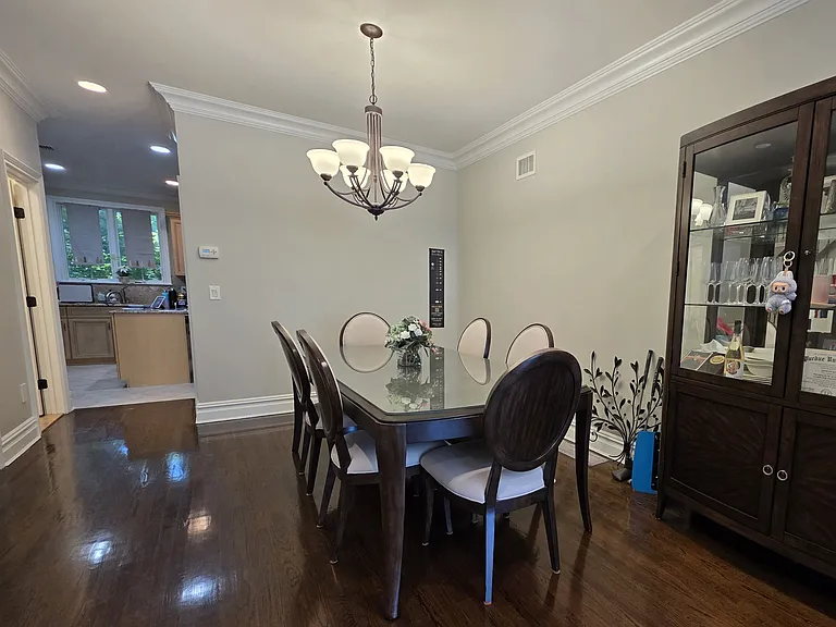 4 James Ln — Photo 3