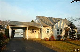 1st image of 2643 Woodlawn Ave