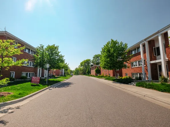 Hiawatha Court