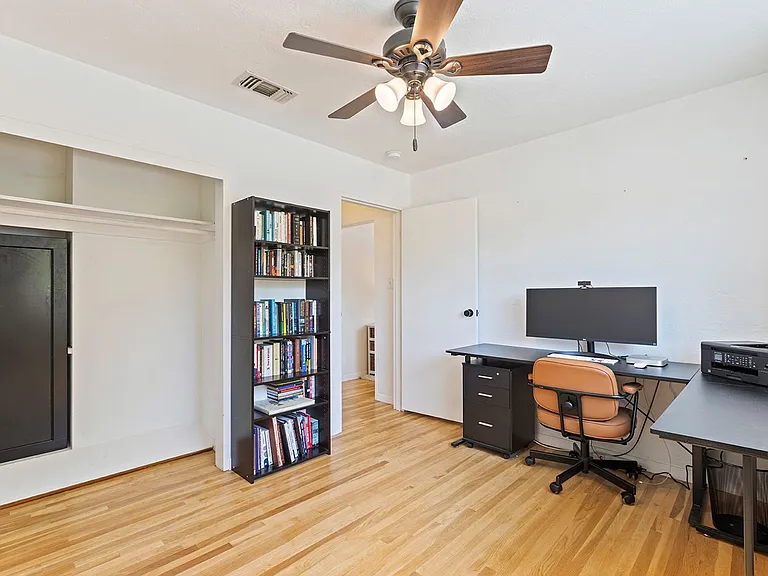 1580 Jeffries Ave — Photo 11