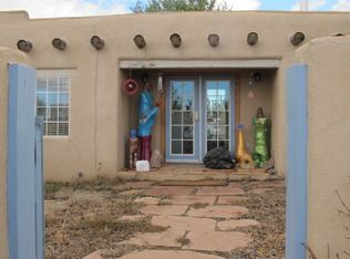 330 Chamisa Rd, Taos, NM 87571