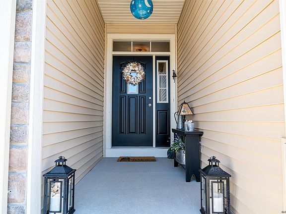 3rd image of 21 Ordelia Ln