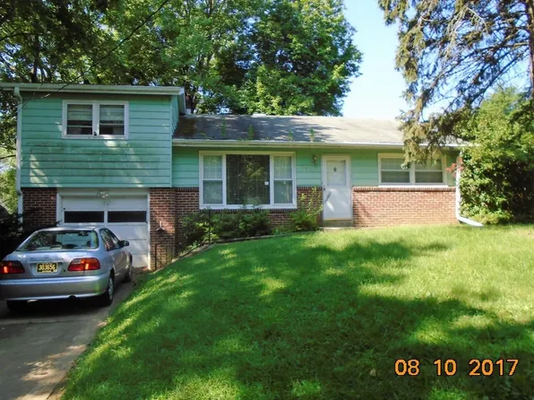 8 Paisley Dr, Wilmington, DE 19808