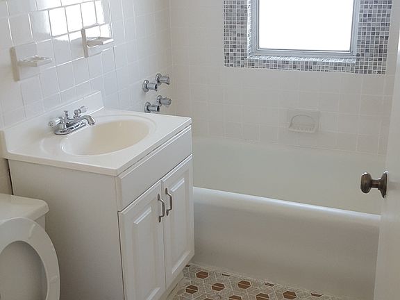 4th image of 3170 Layton Ave #2