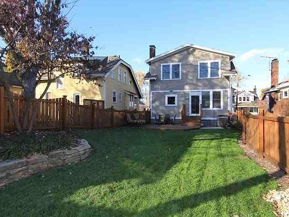 3rd image of 3519 Saybrook Ave