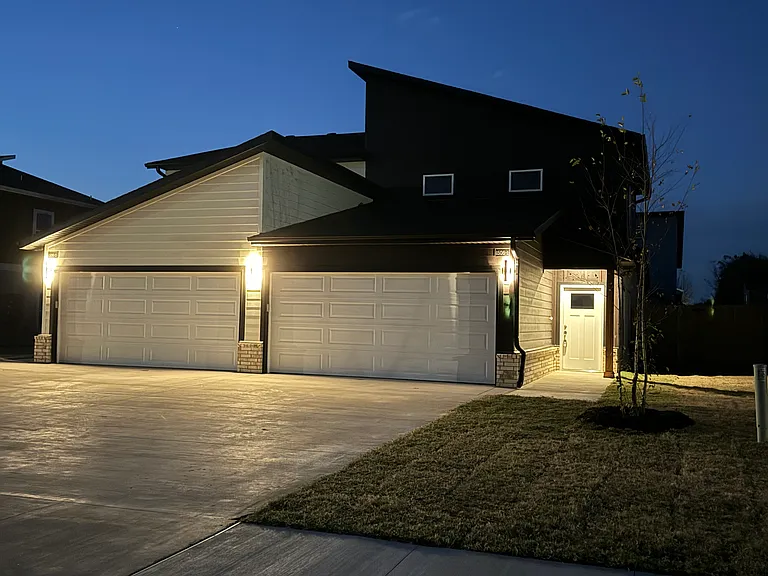 1506 SW Poigai Way #2 — Photo 1