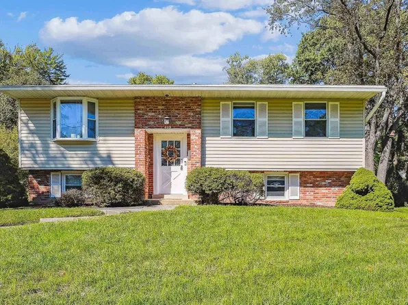 409 Virginia Ave, Herndon, VA 20170