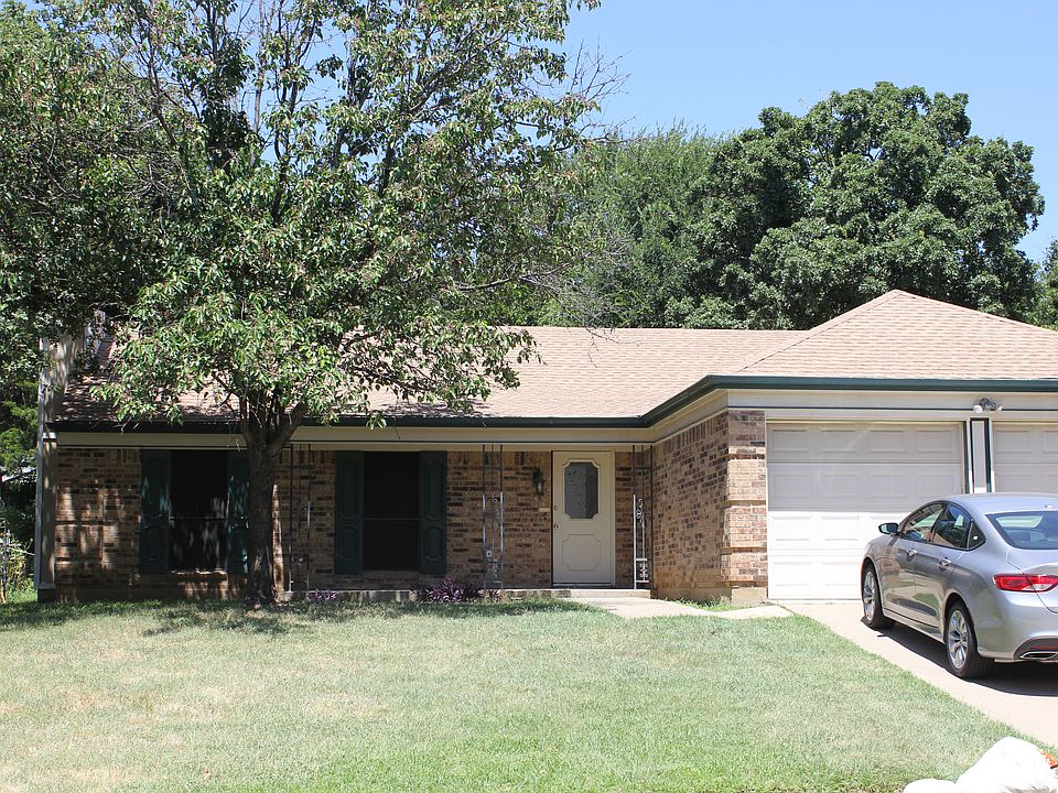 1st image of 2211 Harrington Ct