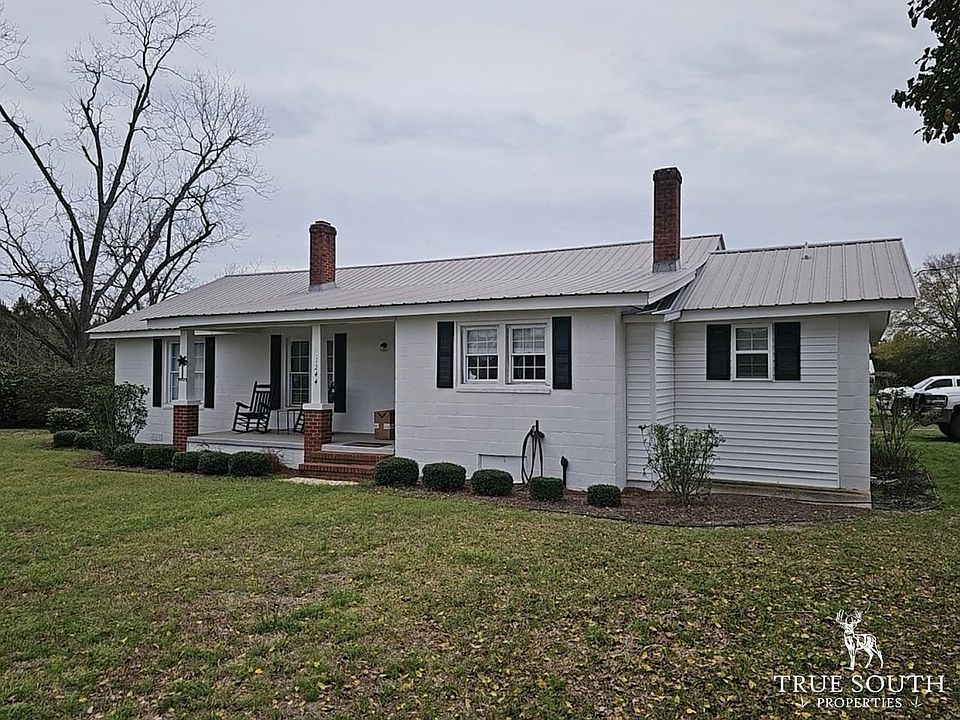 1 House Front Angle
