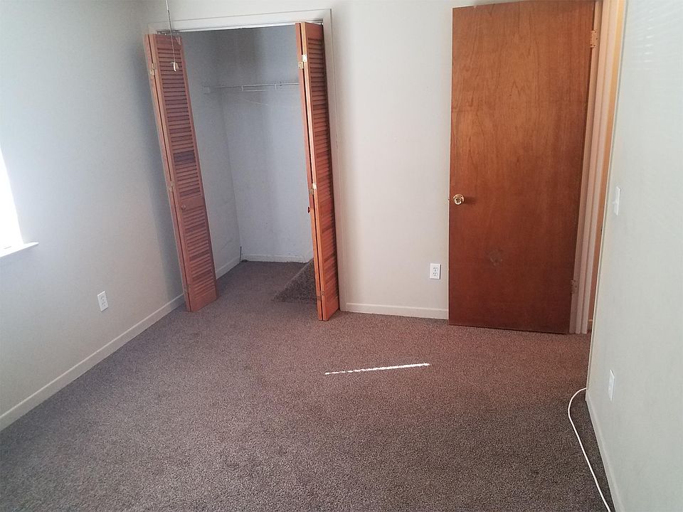 2nd image of 4939 S Lakewood Dr