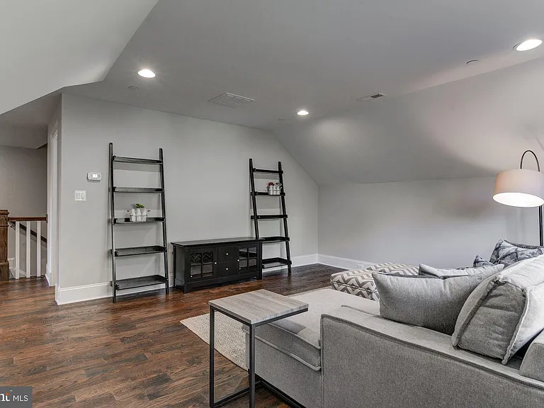 5700 Tanglewood Dr — Photo 26