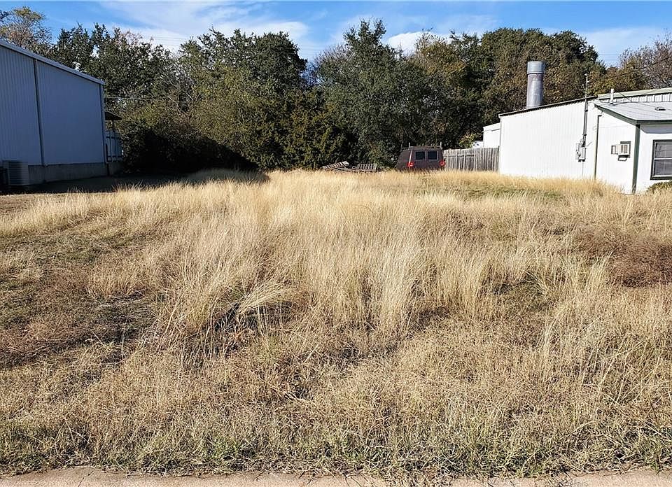 1st image of 207 Industrial Blvd