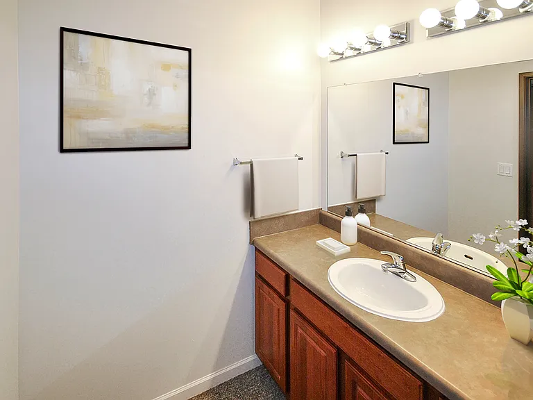 Corner House Lofts — Photo 41