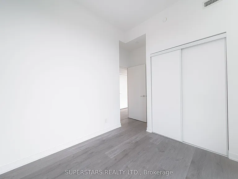 285 Dufferin St #1124 — Photo 17