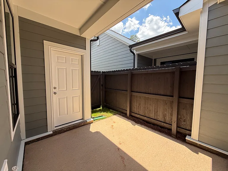 10211 Rainier Trail Dr NW — Photo 48