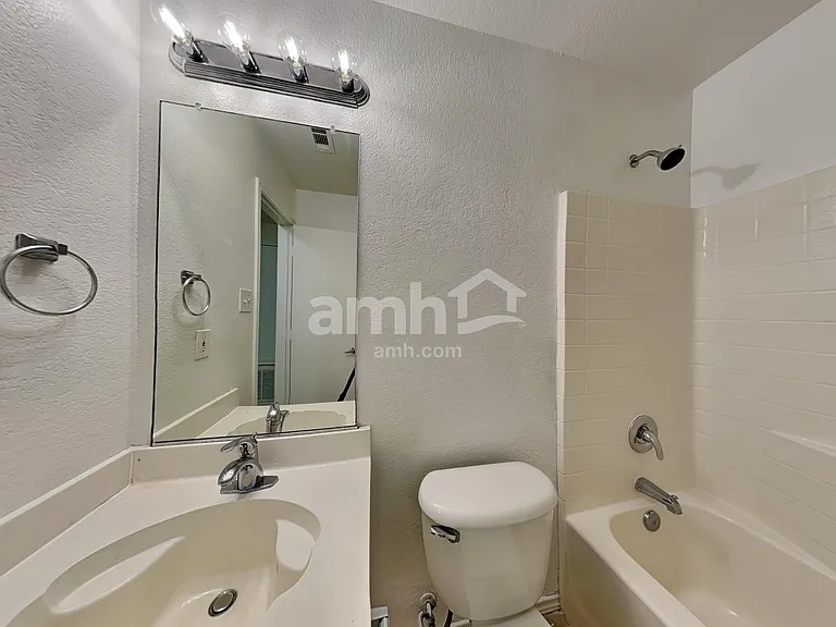 532 Winbridge Ln — Photo 18