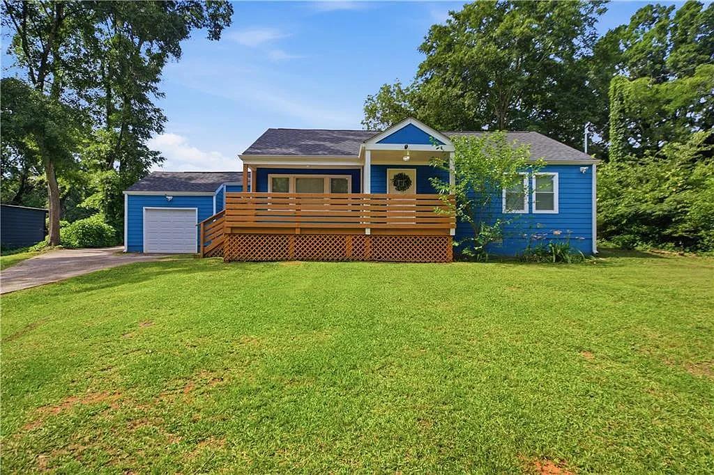 3 bed, 2.0 bath, 2000 sqft, $2,200 — Photo 3