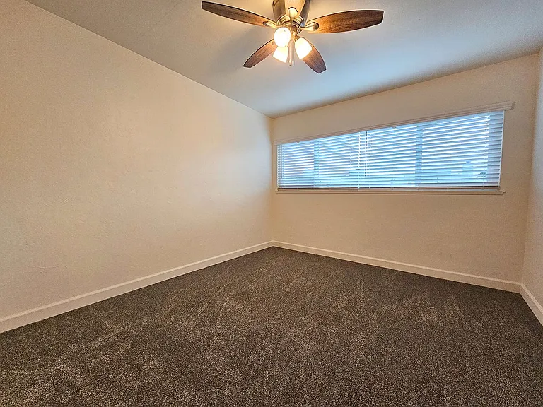 1465 Grand Ave — Photo 28