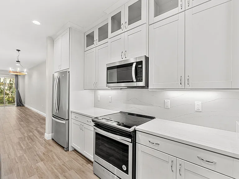 1011 Steven Patrick Ave — Photo 16