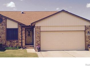 26195 Jackgrove Ln, Chesterfield, MI