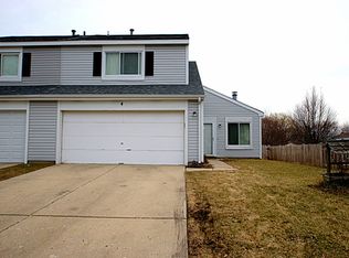 4 Buckingham Ln, Buffalo Grove, IL