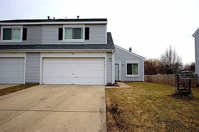 4 Buckingham Ln photo 1