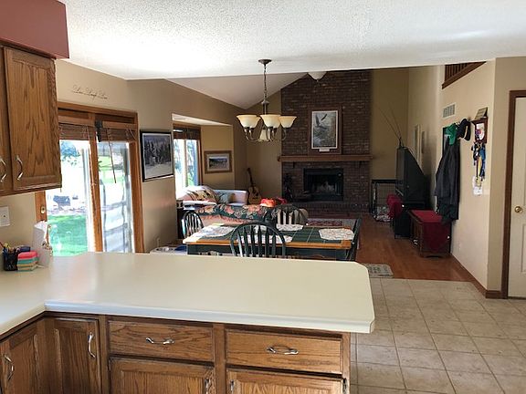 5th image of 609 N Woodthrush Dr